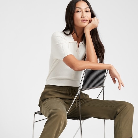 Banana Republic Pants - Banana Republic Olive Pull-On Pants M - NWOT!